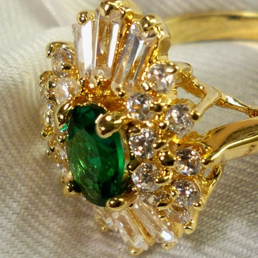 NEW Emerald Green Oval Cute Cubic Zirconias Gold P Ring